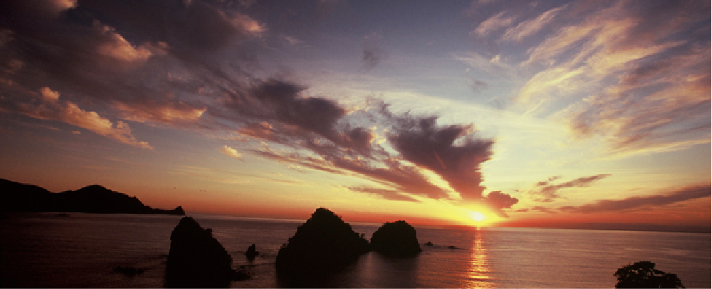 美しいサンセット|堂ヶ島沖に浮かぶ三四郎島の夕日